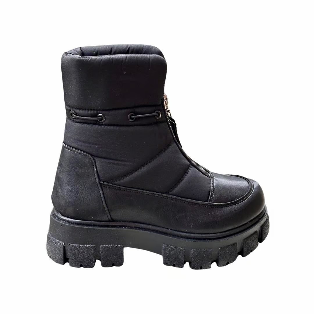 BLACK RAIN BOOTS