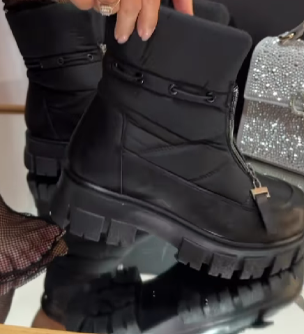 BLACK RAIN BOOTS