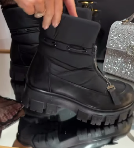 BLACK RAIN BOOTS